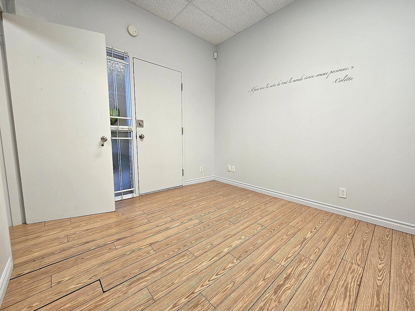 Reception area - 205-515 Boul. De La Concorde O., Laval (Laval-Des-Rapides), QC - Indoor Photo Showing Other Room