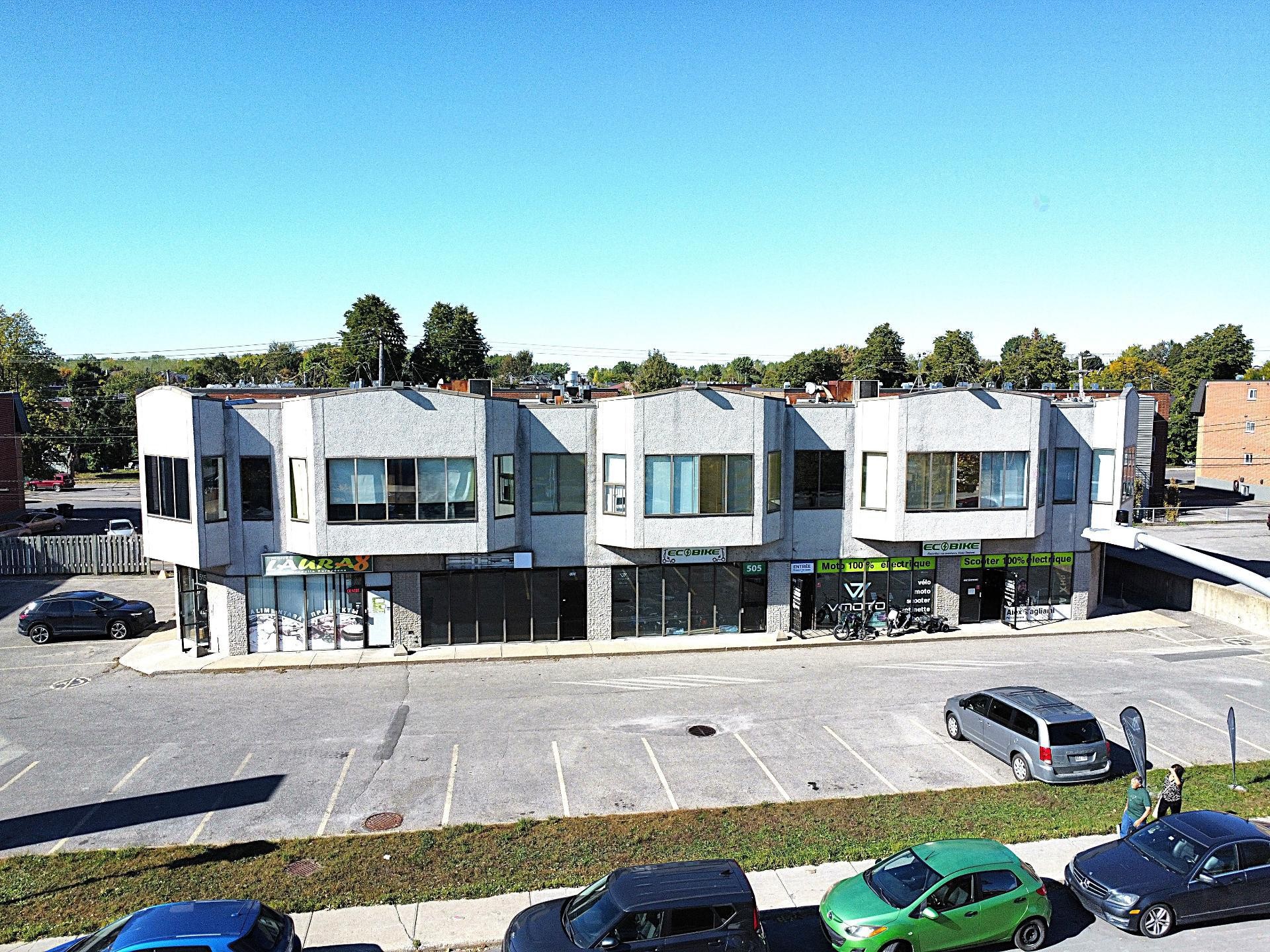 Façade - 215-515 Boul. De La Concorde O., Laval (Laval-Des-Rapides), QC - Outdoor