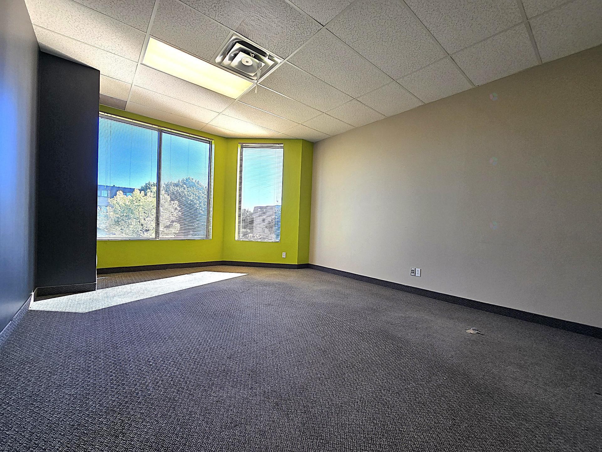 Salle de conférence - 215-515 Boul. De La Concorde O., Laval (Laval-Des-Rapides), QC - Indoor Photo Showing Other Room