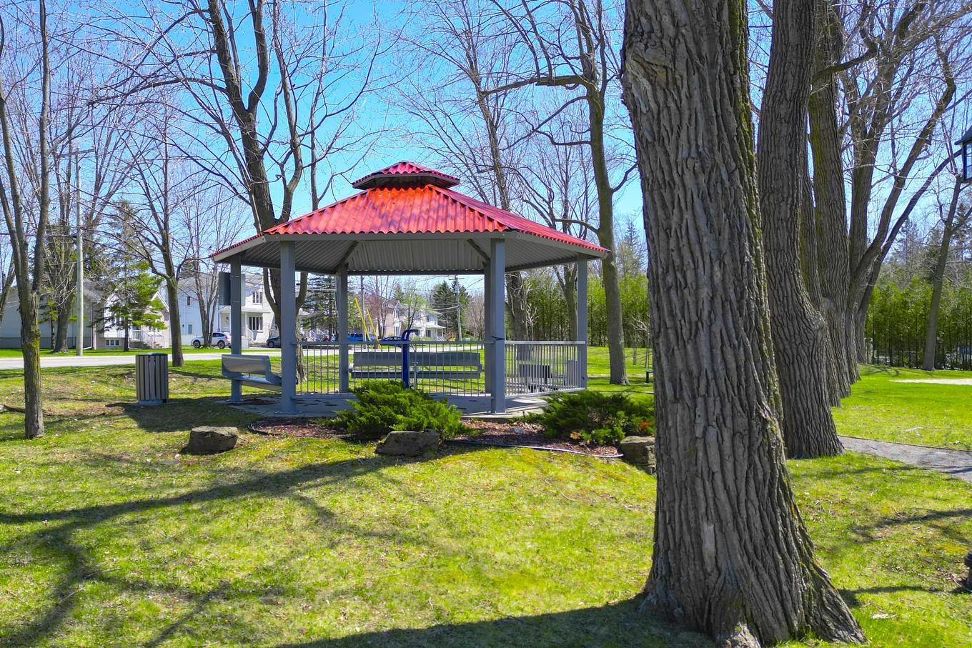 Nearby - 9 Rue Loiselle, Saint-Mathias-Sur-Richelieu, QC - Outdoor