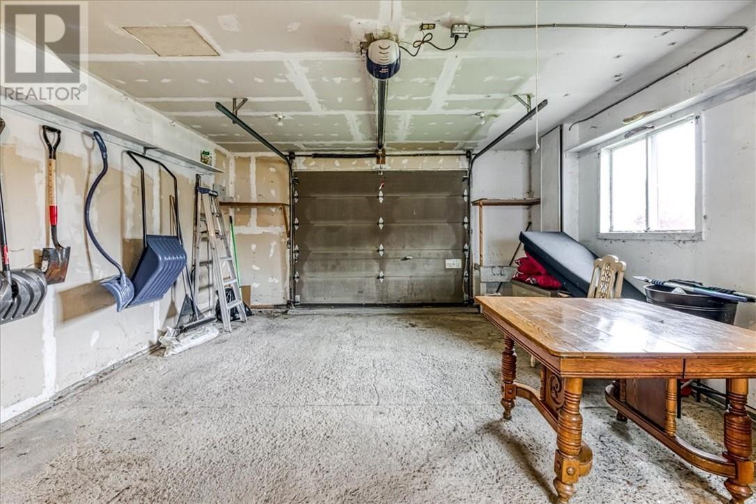 43 Laurier Street E, Azilda, ON - Indoor Photo Showing Garage