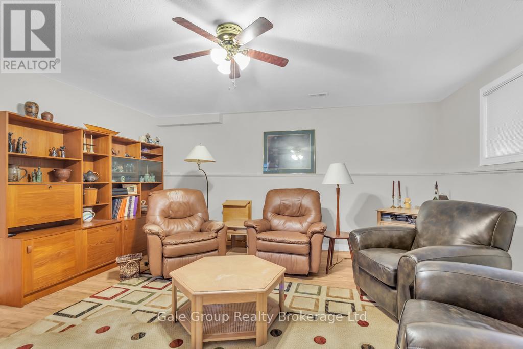 37 Crow Crescent, Woodstock (Woodstock - North), ON - Indoor Photo Showing Living Room