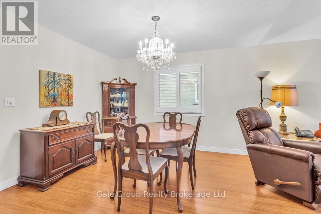 37 Crow Crescent, Woodstock (Woodstock - North), ON - Indoor Photo Showing Dining Room