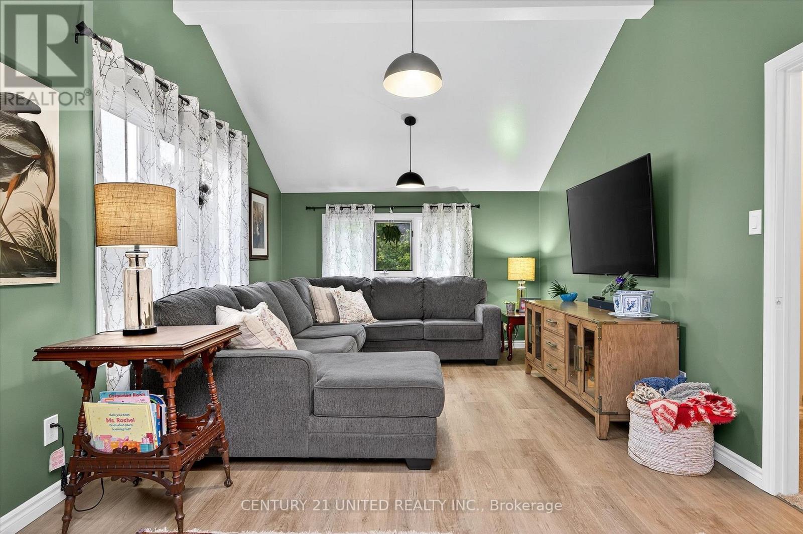 1481 Wildlark Drive, Peterborough (Monaghan Ward 2), ON - Indoor Photo Showing Living Room