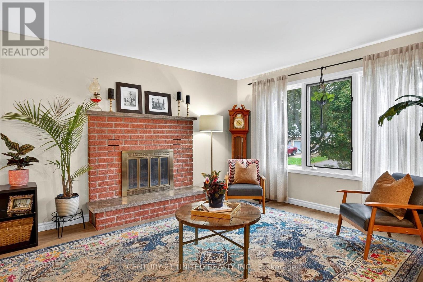 1481 Wildlark Drive, Peterborough (Monaghan Ward 2), ON - Indoor Photo Showing Living Room With Fireplace