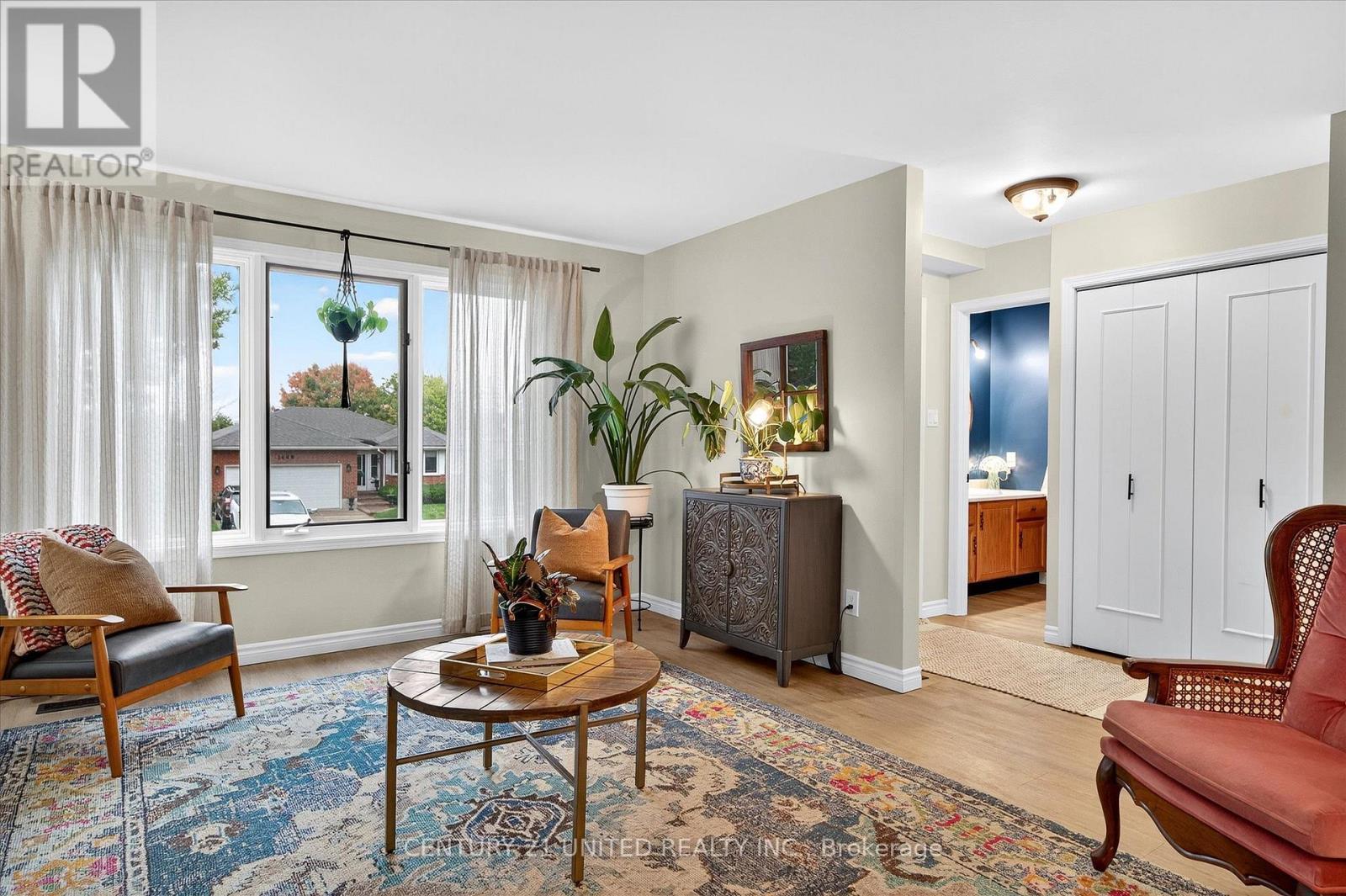 1481 Wildlark Drive, Peterborough (Monaghan Ward 2), ON - Indoor Photo Showing Living Room