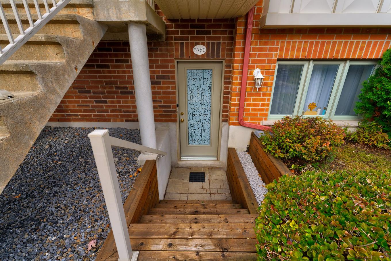 Entrée extérieure - 3760 Boul. Gareau, Longueuil (Saint-Hubert), QC -