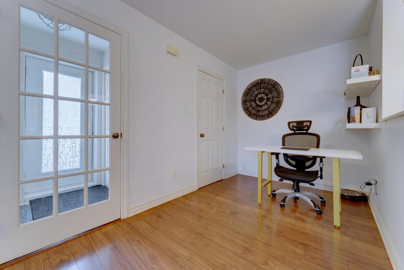 Bureau - 3760 Boul. Gareau, Longueuil (Saint-Hubert), QC - Indoor Photo Showing Other Room