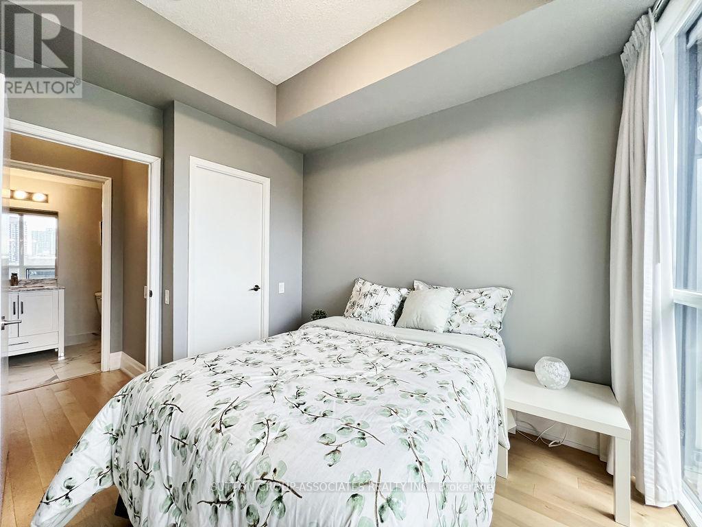1909 - 21 Carlton Street, Toronto, ON - Indoor Photo Showing Bedroom
