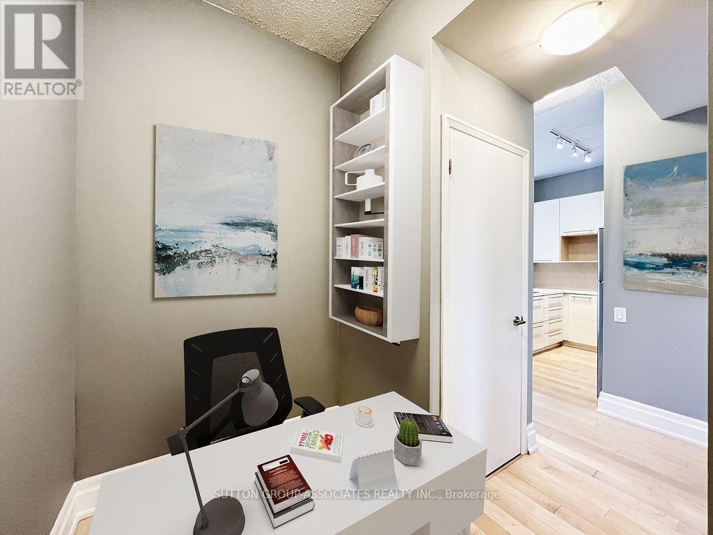 1909 - 21 Carlton Street, Toronto, ON - Indoor Photo Showing Office
