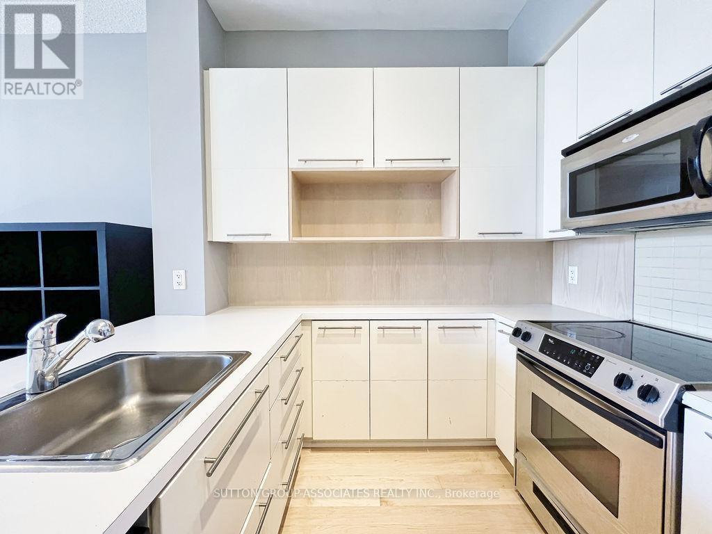 1909 - 21 Carlton Street, Toronto, ON - Indoor Photo Showing Kitchen