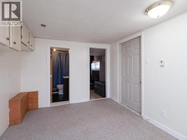 8-7 Prospector Road, Whitehorse, YT - Indoor