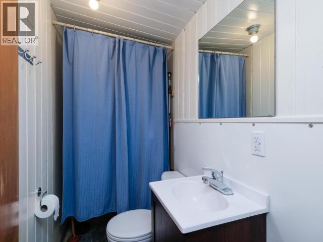 8-7 Prospector Road, Whitehorse, YT - Indoor Photo Showing Bathroom