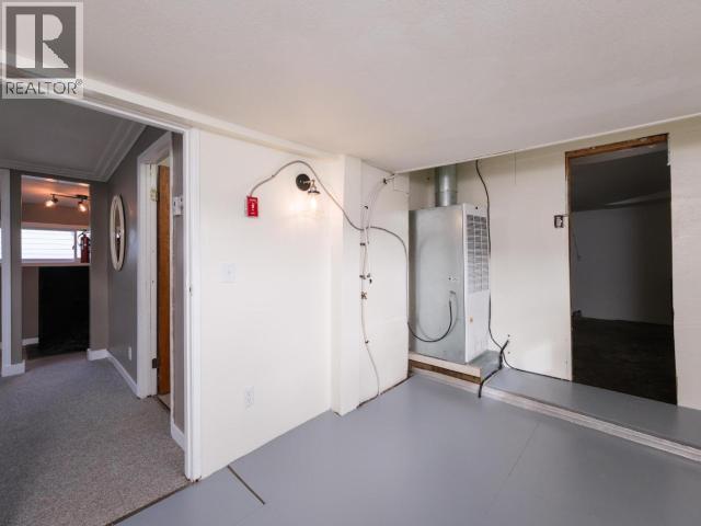 8-7 Prospector Road, Whitehorse, YT - Indoor Photo Showing Other Room