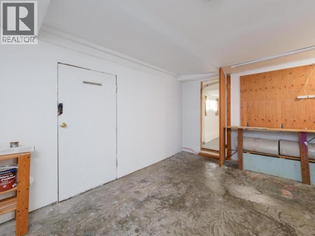 8-7 Prospector Road, Whitehorse, YT - Indoor Photo Showing Other Room