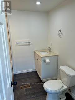 8 - 1701 Highway 11, Gravenhurst (Morrison), ON - Indoor Photo Showing Bathroom