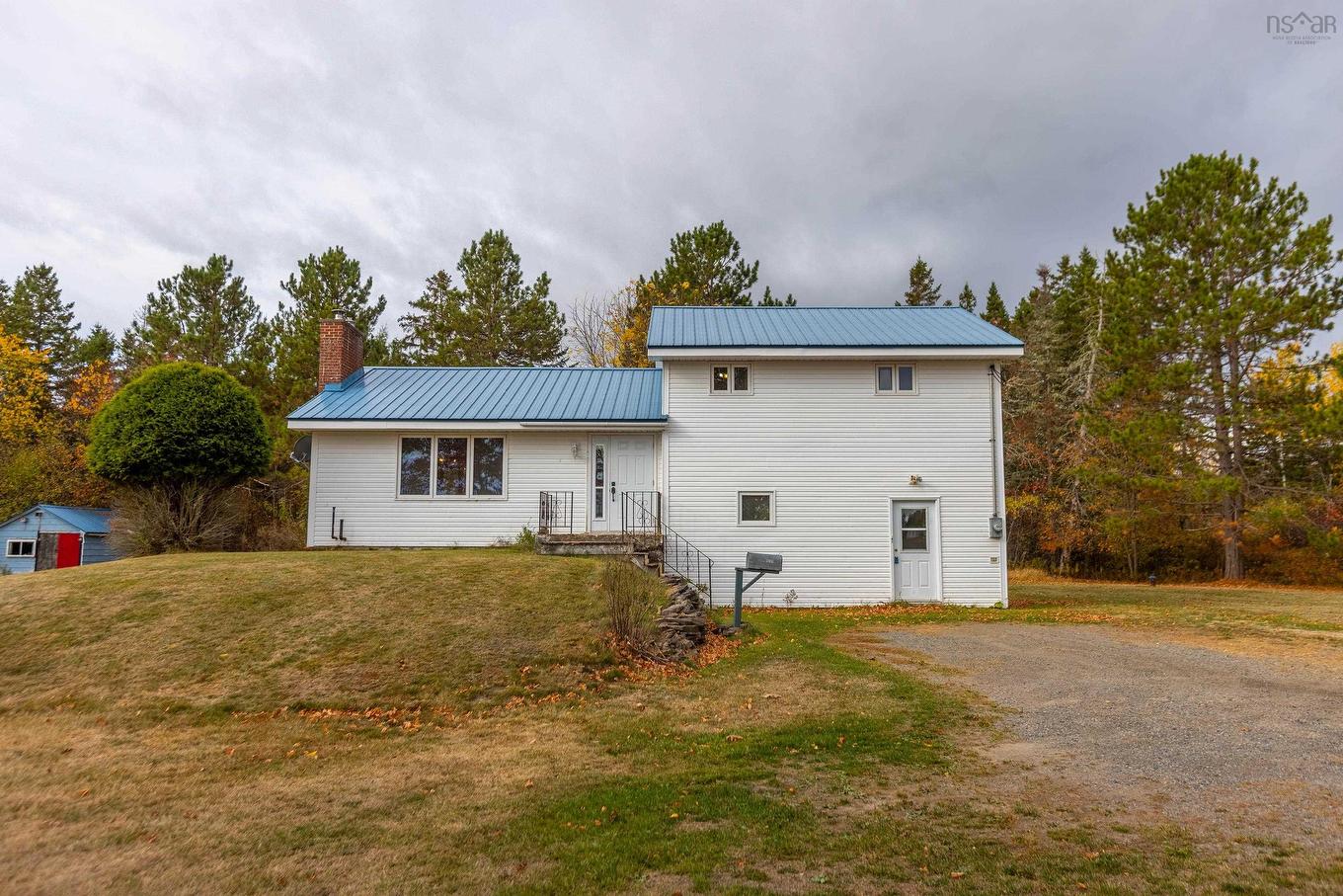 9242 Highway 2, Southampton, NS