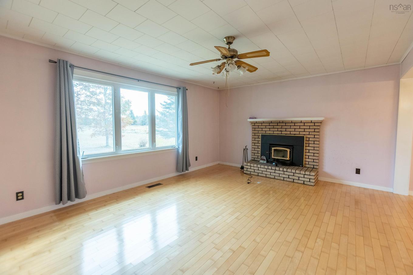 9242 Highway 2, Southampton, NS