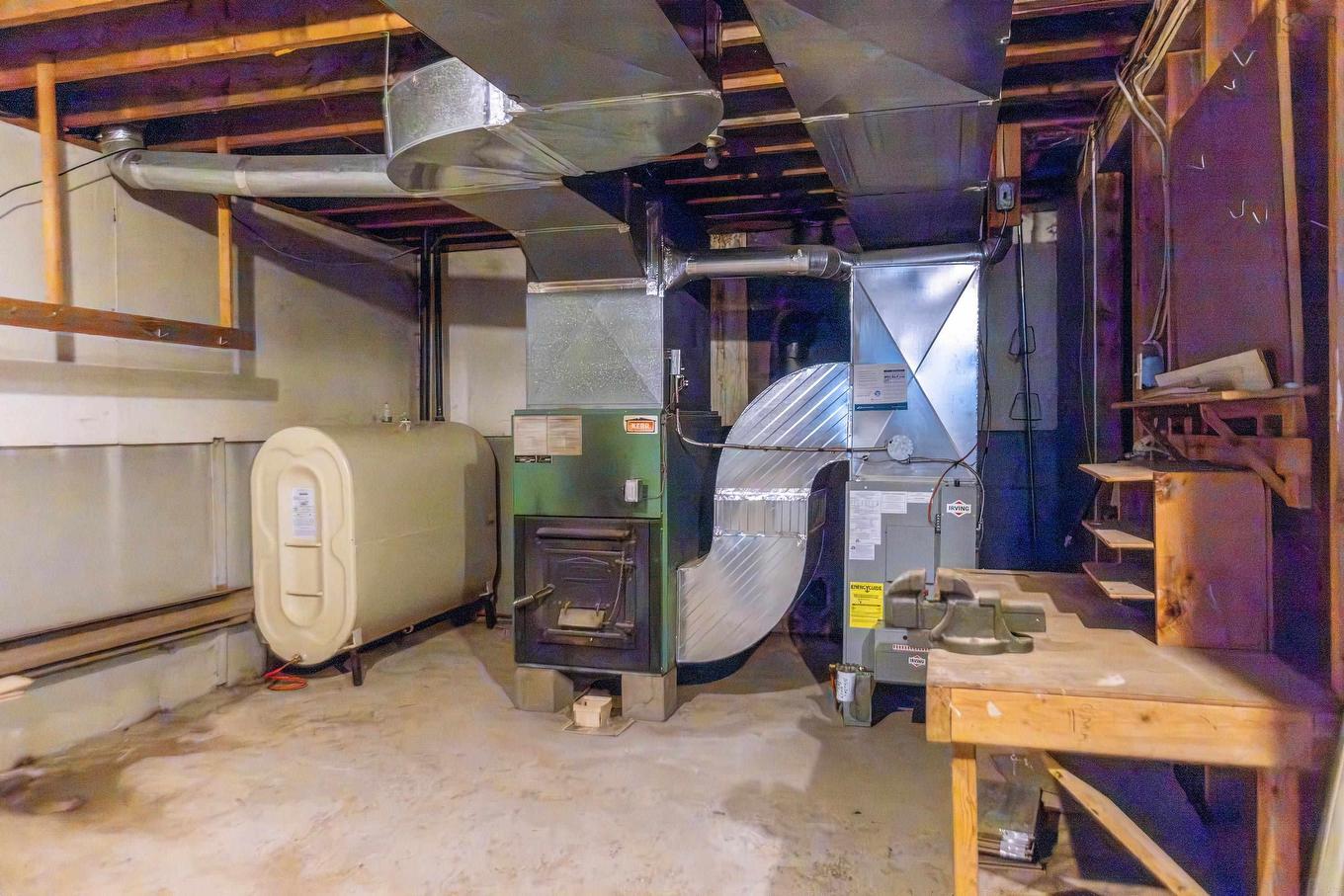 9242 Highway 2, Southampton, NS