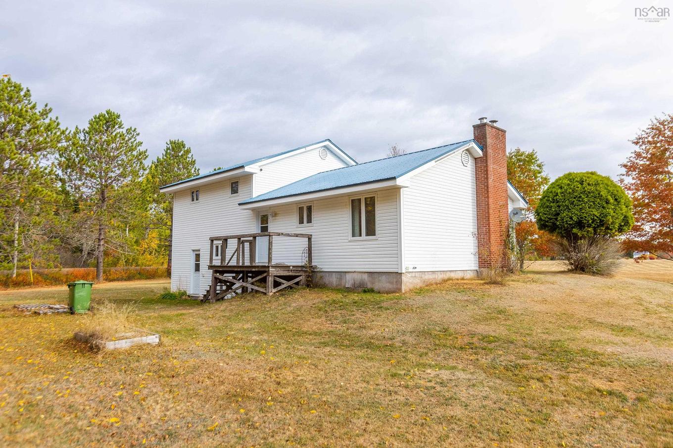 9242 Highway 2, Southampton, NS