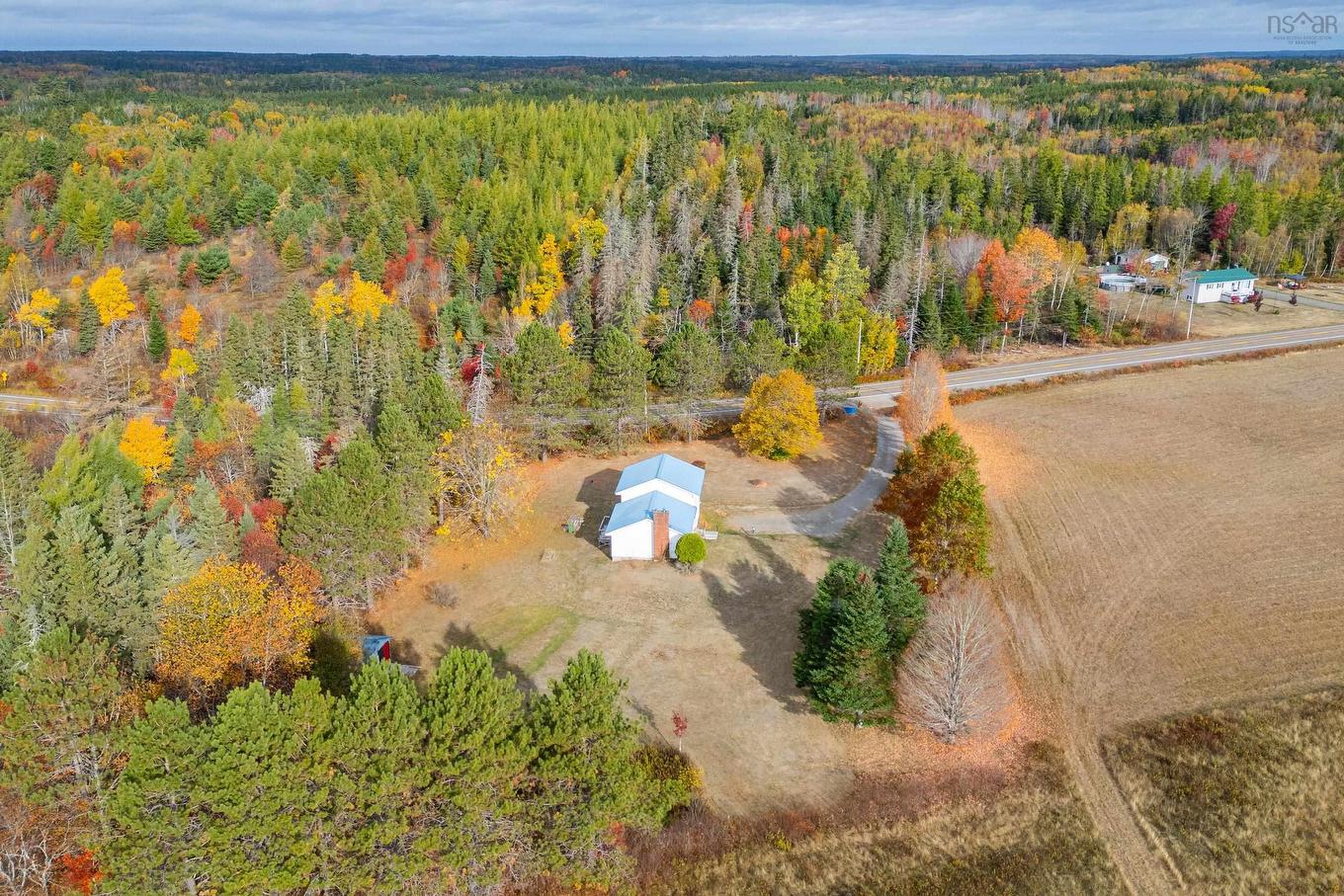 9242 Highway 2, Southampton, NS