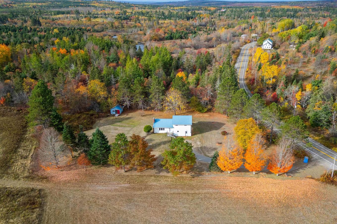 9242 Highway 2, Southampton, NS