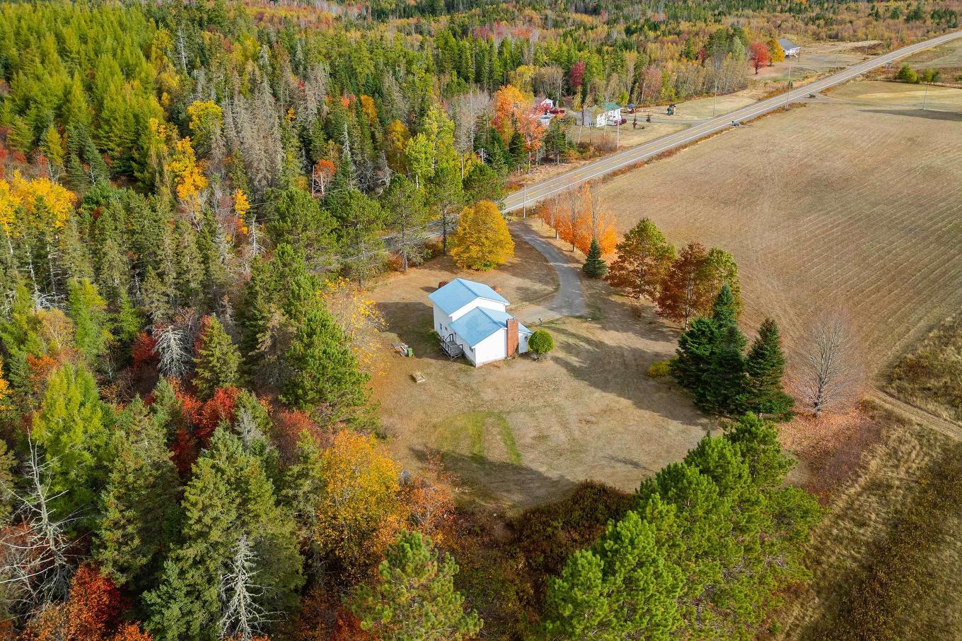 9242 Highway 2, Southampton, NS