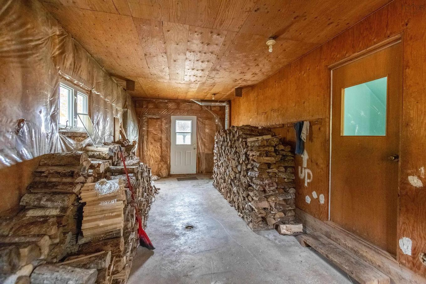 9242 Highway 2, Southampton, NS