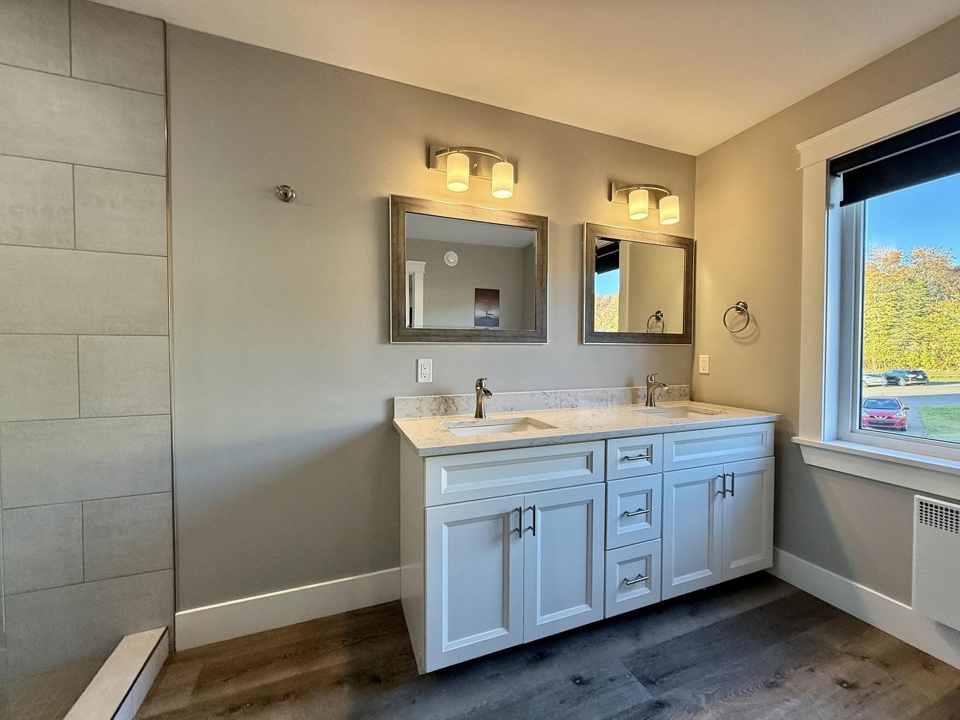 4 12 Harold Court, Cornwall, PE