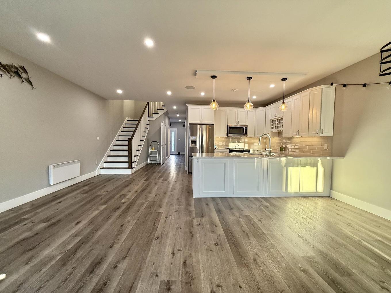 4 12 Harold Court, Cornwall, PE