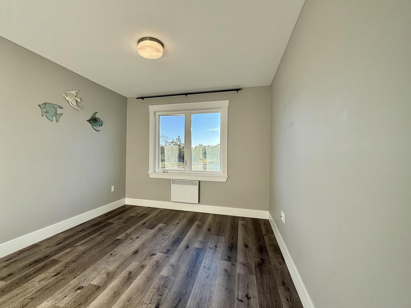 4 12 Harold Court, Cornwall, PE