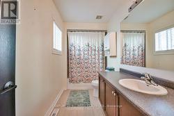 2nd Bedroom's Ensuite -