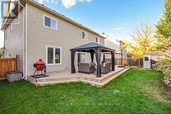 Large rear deck w room to play -