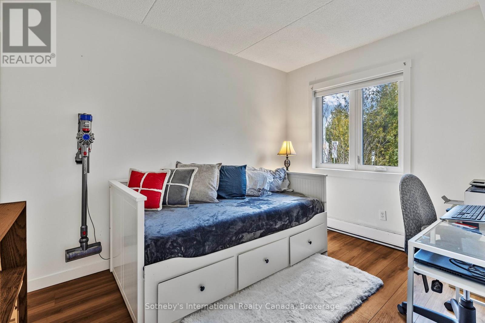 181 - 49 Trott Boulevard, Collingwood, ON - Indoor