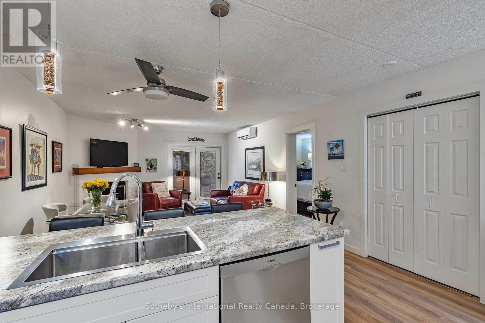 181 - 49 Trott Boulevard, Collingwood, ON - Indoor Photo Showing Kitchen With Double Sink
