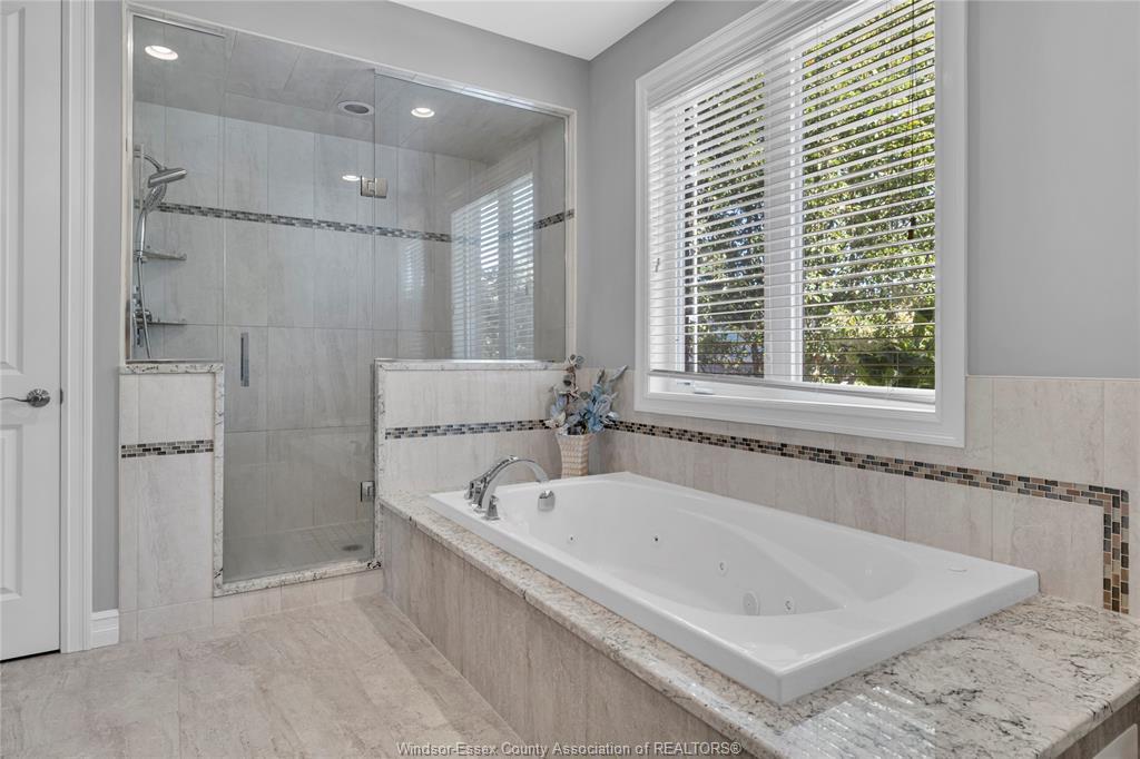 2 Malibu Drive, Leamington, ON