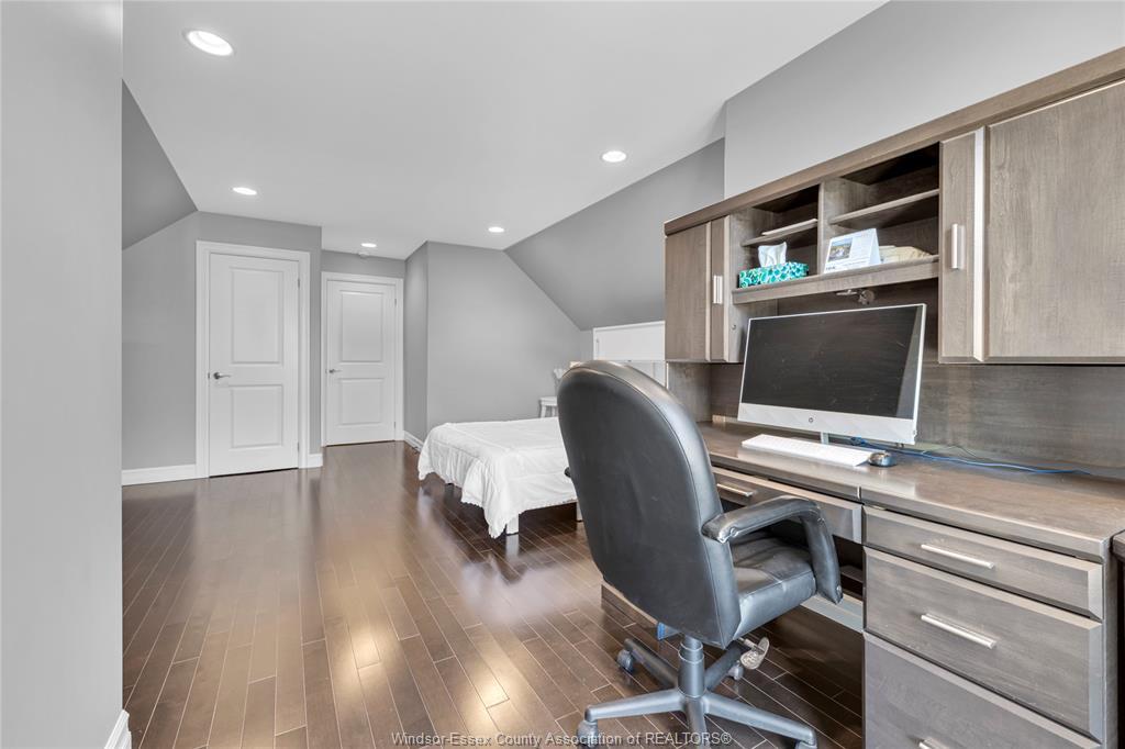 2 Malibu Drive, Leamington, ON