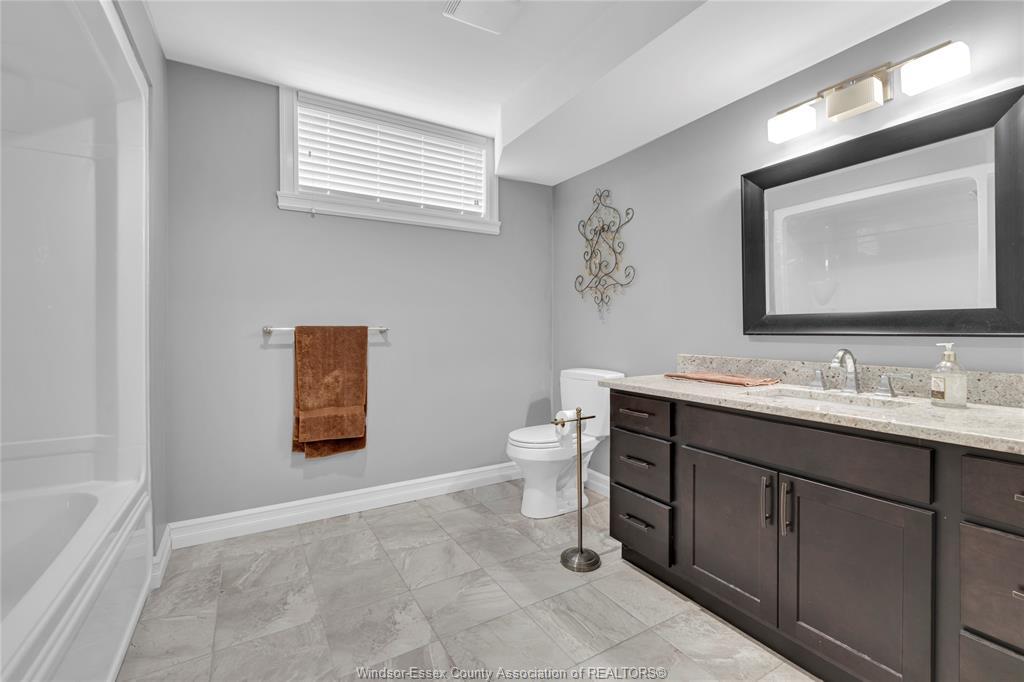 2 Malibu Drive, Leamington, ON