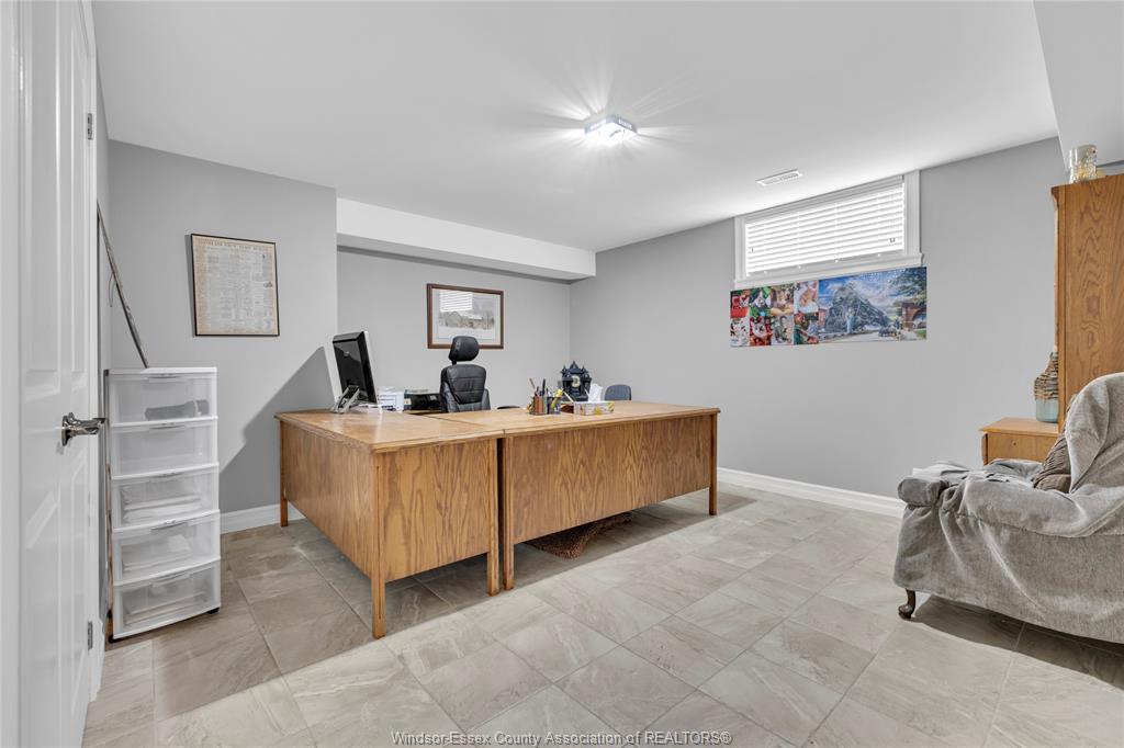 2 Malibu Drive, Leamington, ON