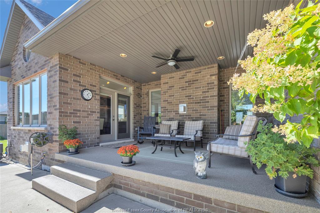 2 Malibu Drive, Leamington, ON