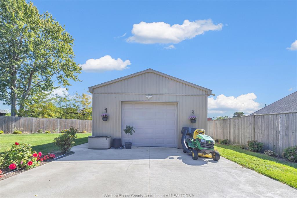 2 Malibu Drive, Leamington, ON