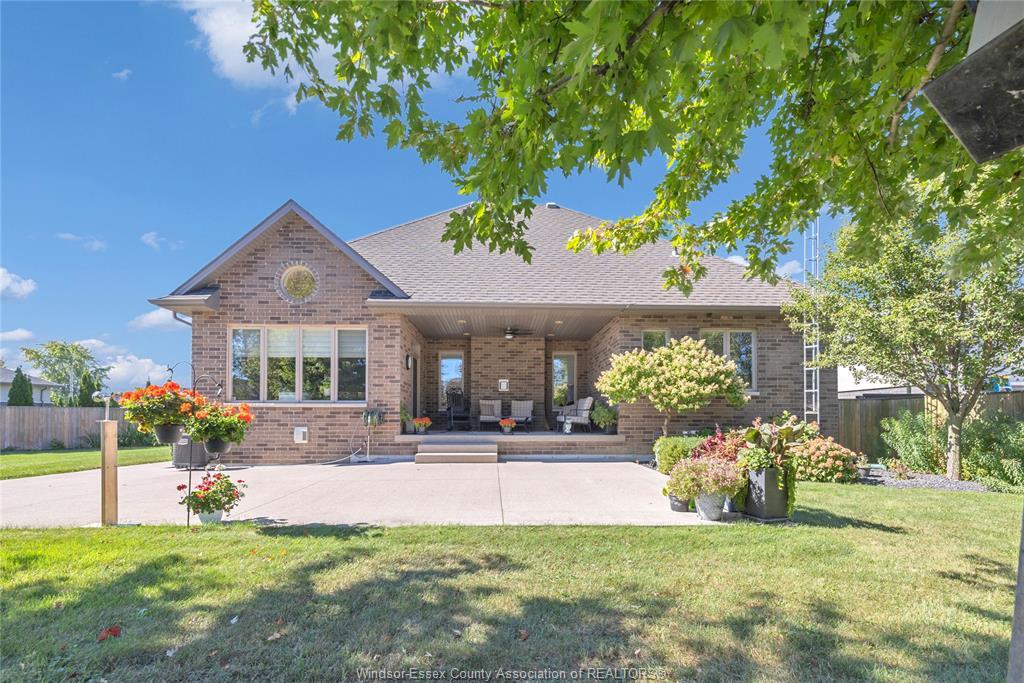 2 Malibu Drive, Leamington, ON