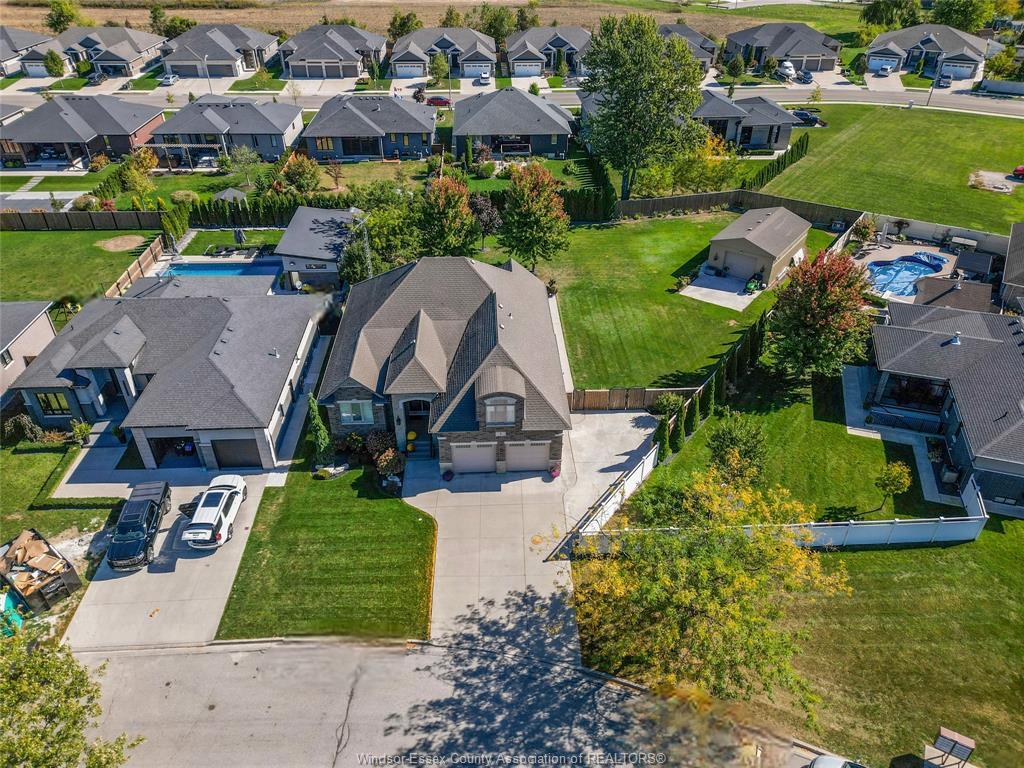 2 Malibu Drive, Leamington, ON