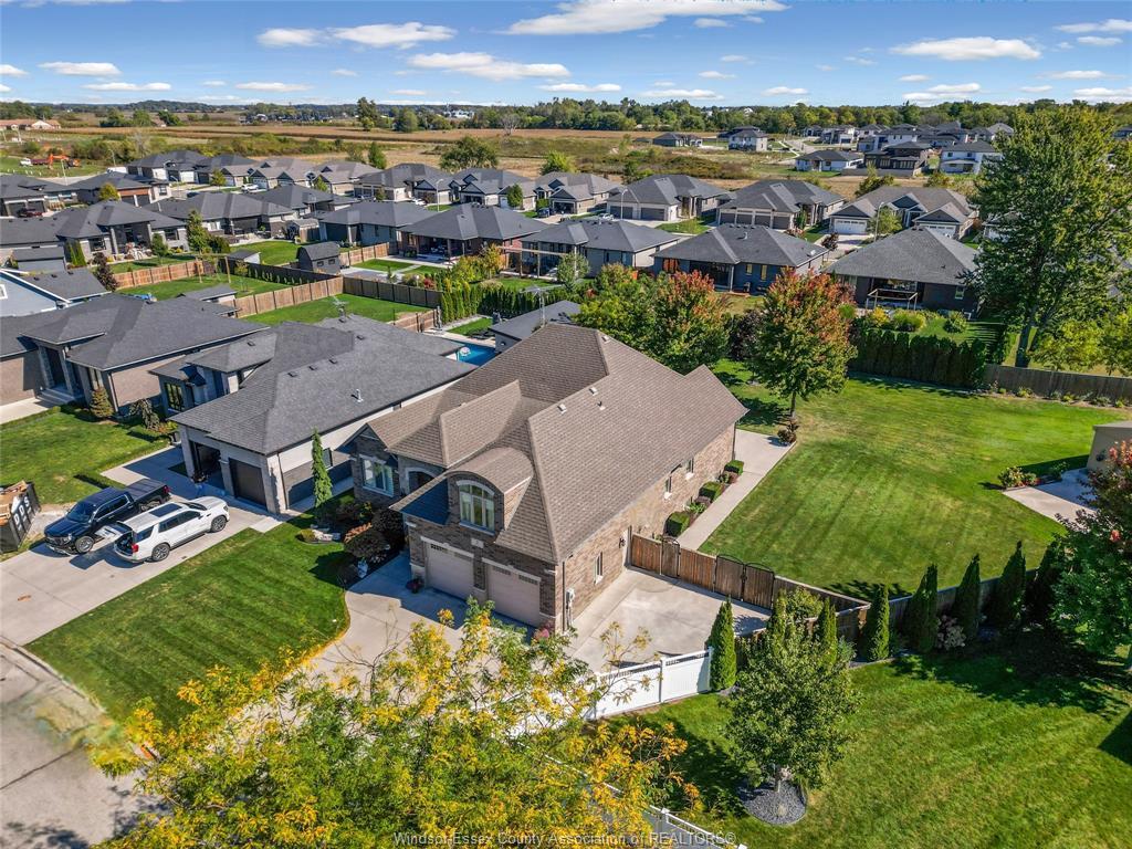 2 Malibu Drive, Leamington, ON