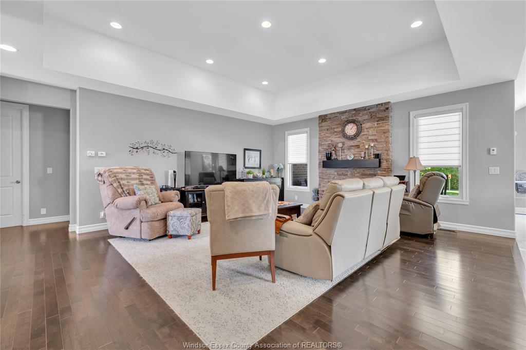 2 Malibu Drive, Leamington, ON