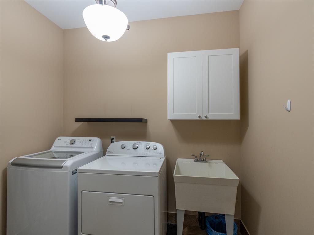 3849 Ferne Avenue, Plympton-Wyoming, ON