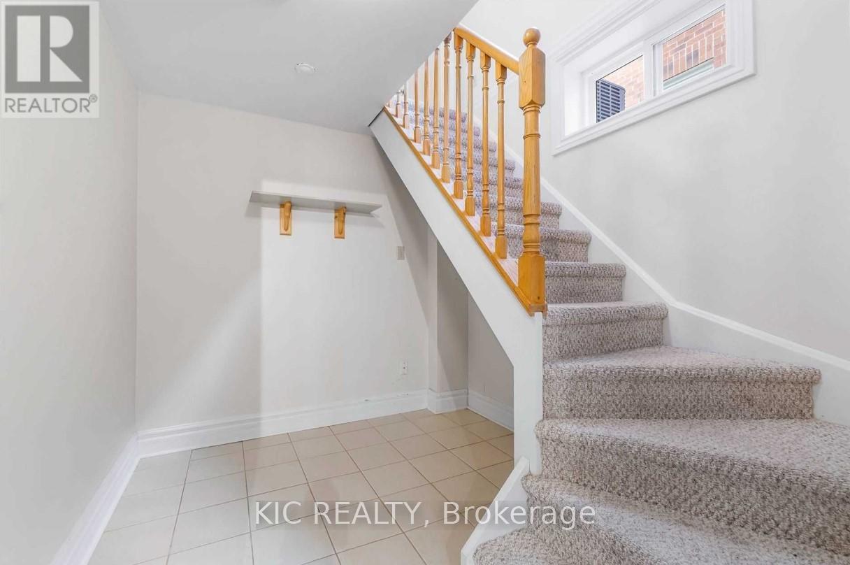 Basement - 912 Tegal Place, Newmarket, ON - Indoor Photo Showing Other Room
