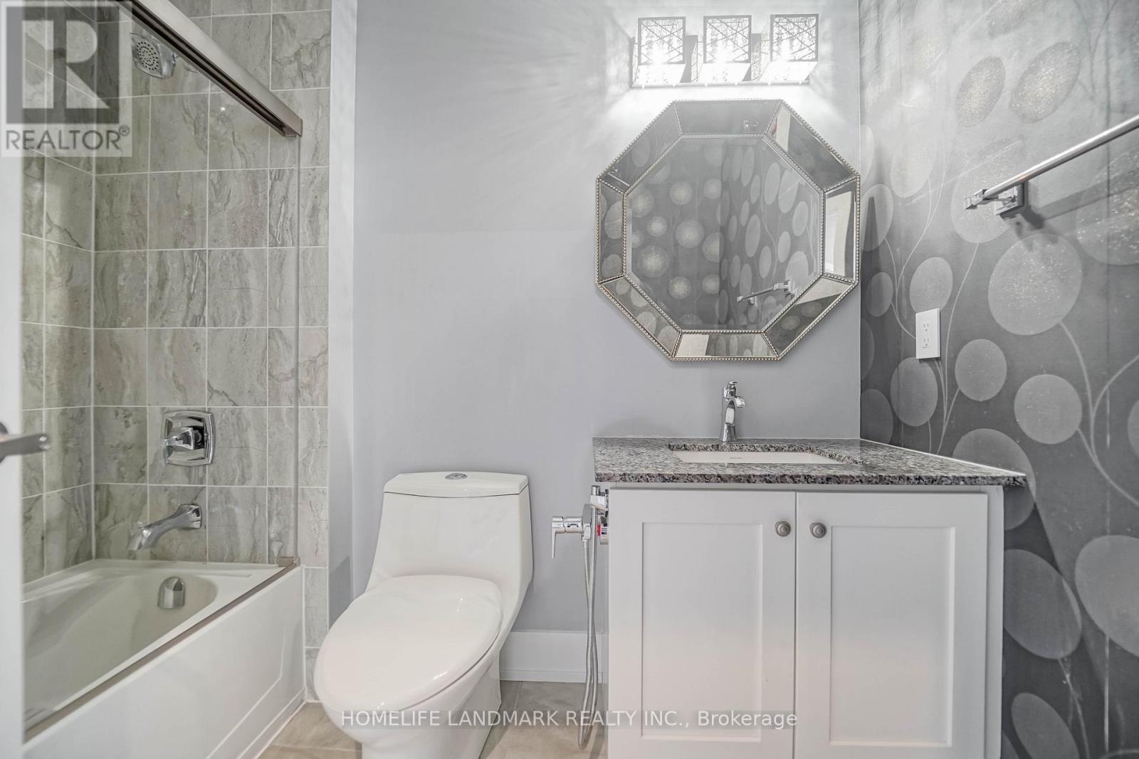 8 Crestridge Drive, Vaughan, ON - Indoor Photo Showing Bathroom