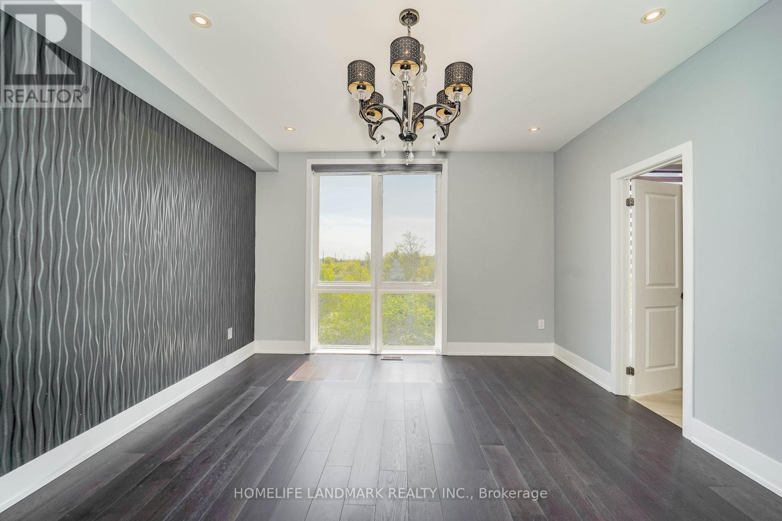 8 Crestridge Drive, Vaughan, ON - Indoor Photo Showing Other Room