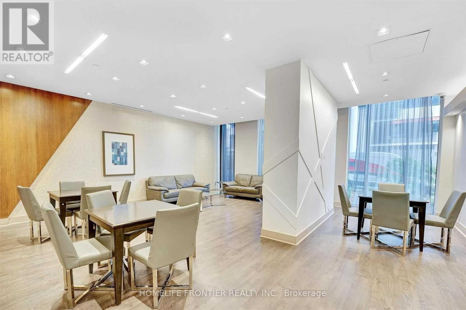 1106 - 55 Eglinton Avenue W, Mississauga, ON - Indoor Photo Showing Dining Room